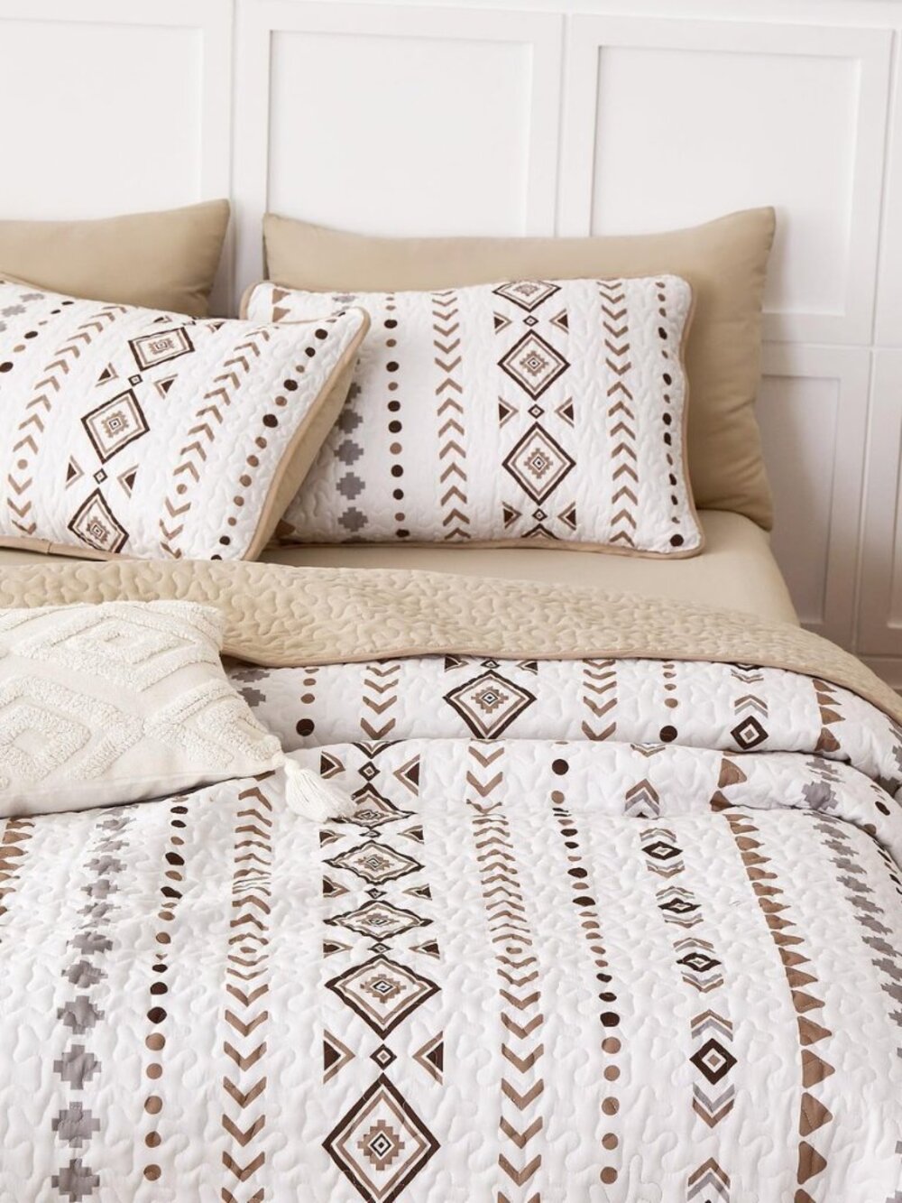 Western Quilt Set, Boho Southwestern Aztec Rustic Farmhouse Geometric Pattern